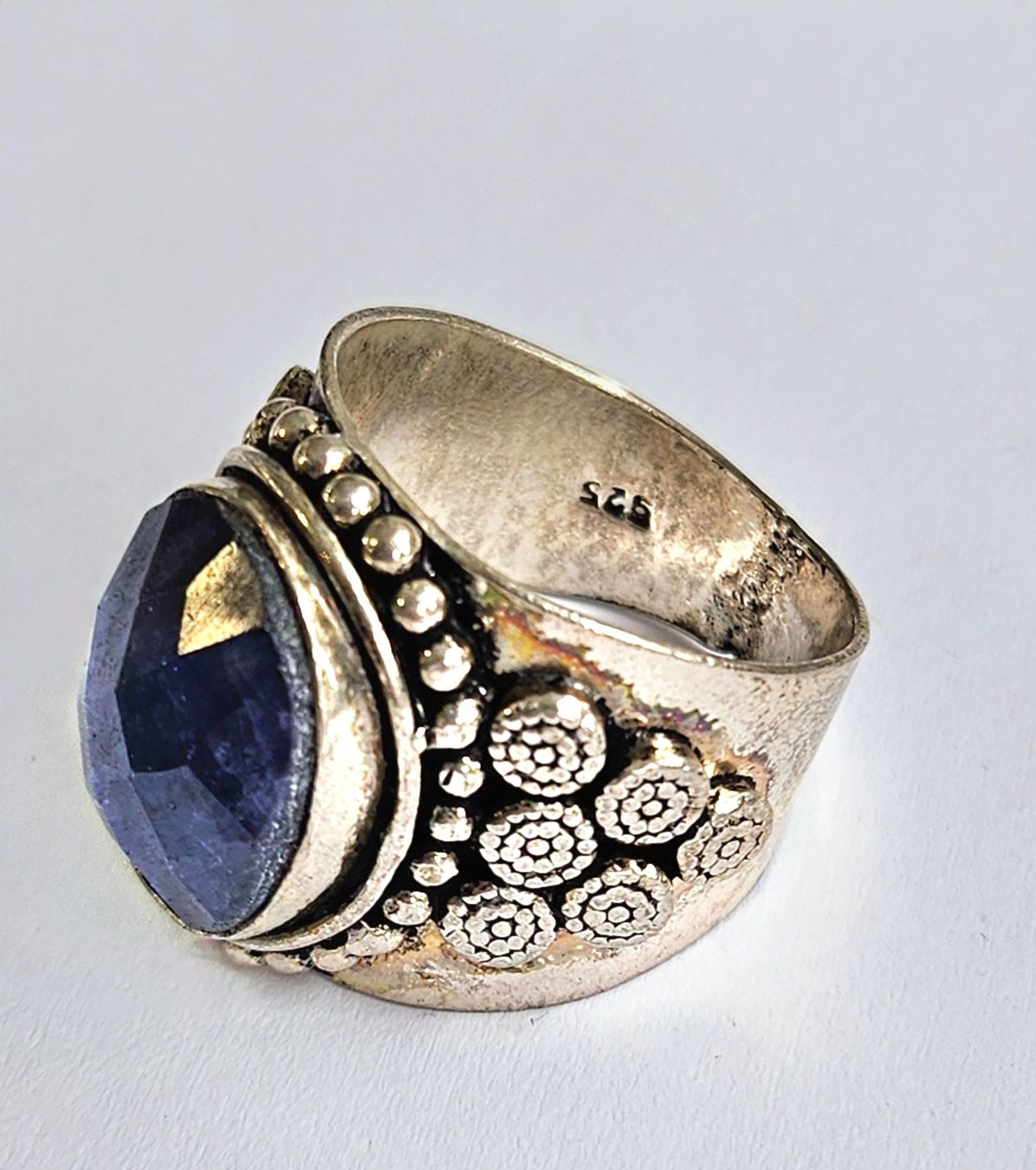 Anelli: Ring Silber mit blauem facettiertem Safir – Nuovo (secondo la descrizione) da Zürich venduto da adriben 3