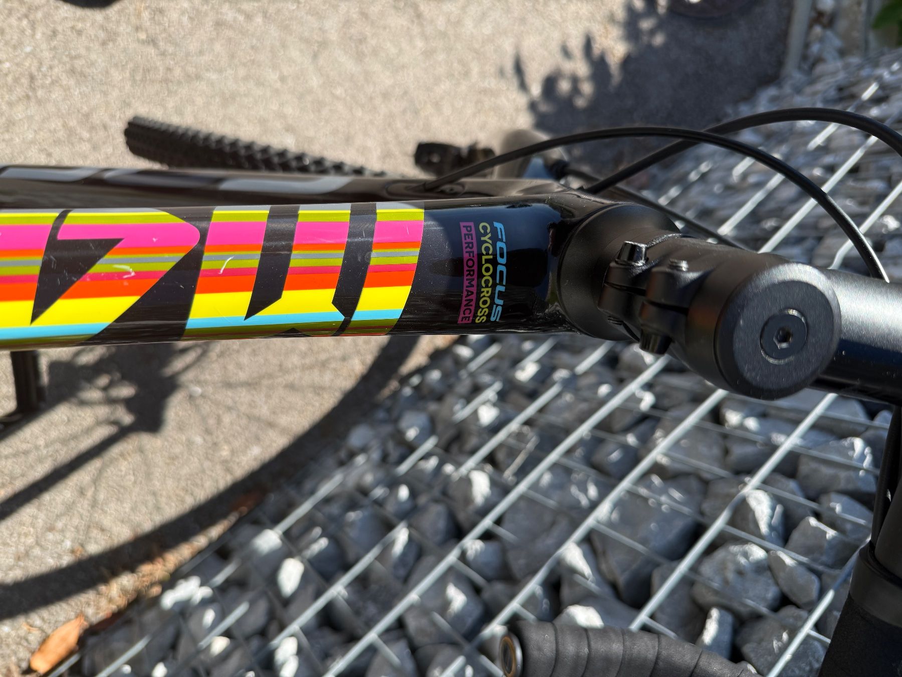 Focus Velos: Focus Mares CX carbone - freins disque - excellent état – Gebraucht aus Corcelles NE von Todio 3