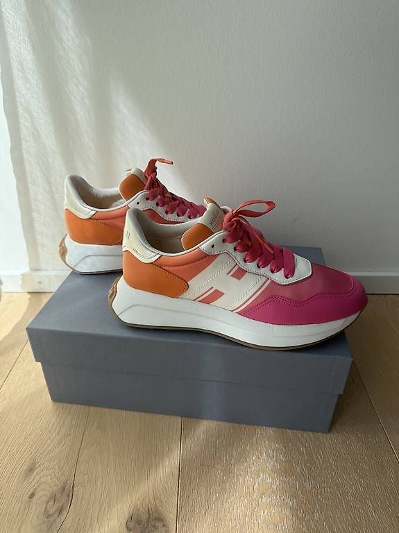 Scarpe da donna: Hogan brandneue Turnschuhe – Usato da Zürich venduto da YanaZam 2