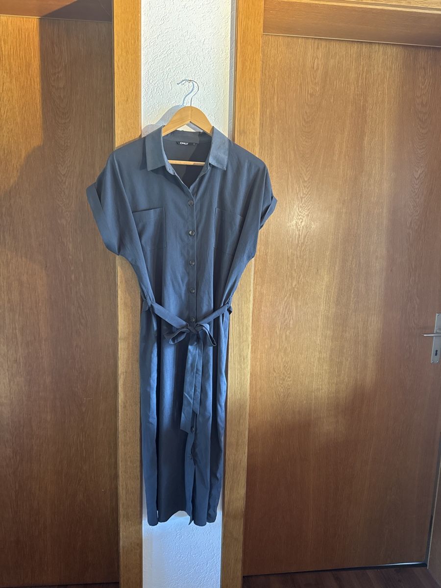 Only Vestiti: Blusenkleid kurzarm – Usato da Rohrbachgraben venduto da kae_5lhf
