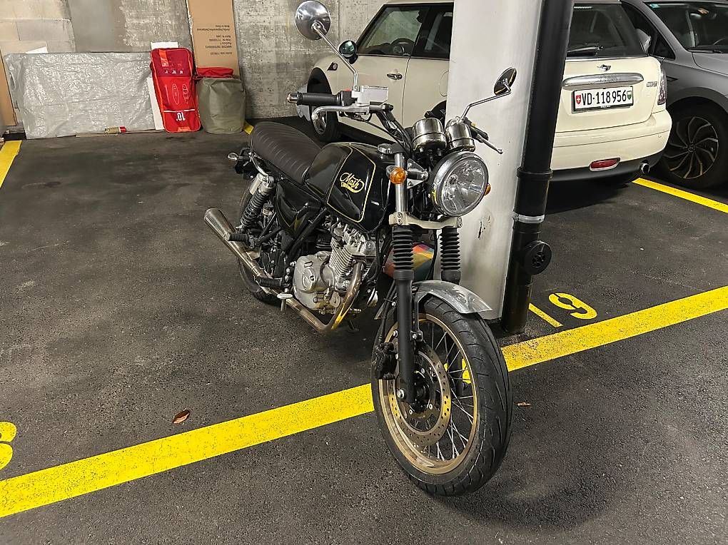 Altro: MASH 125 Black Seven – Usato da Crissier venduto da epostela