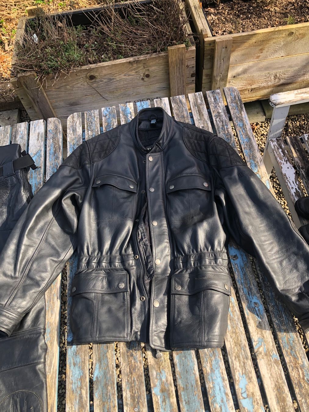Lotti di vestiti: Motorradbekleidung gebraucht – Usato da Schneisingen venduto da Kehlchen02