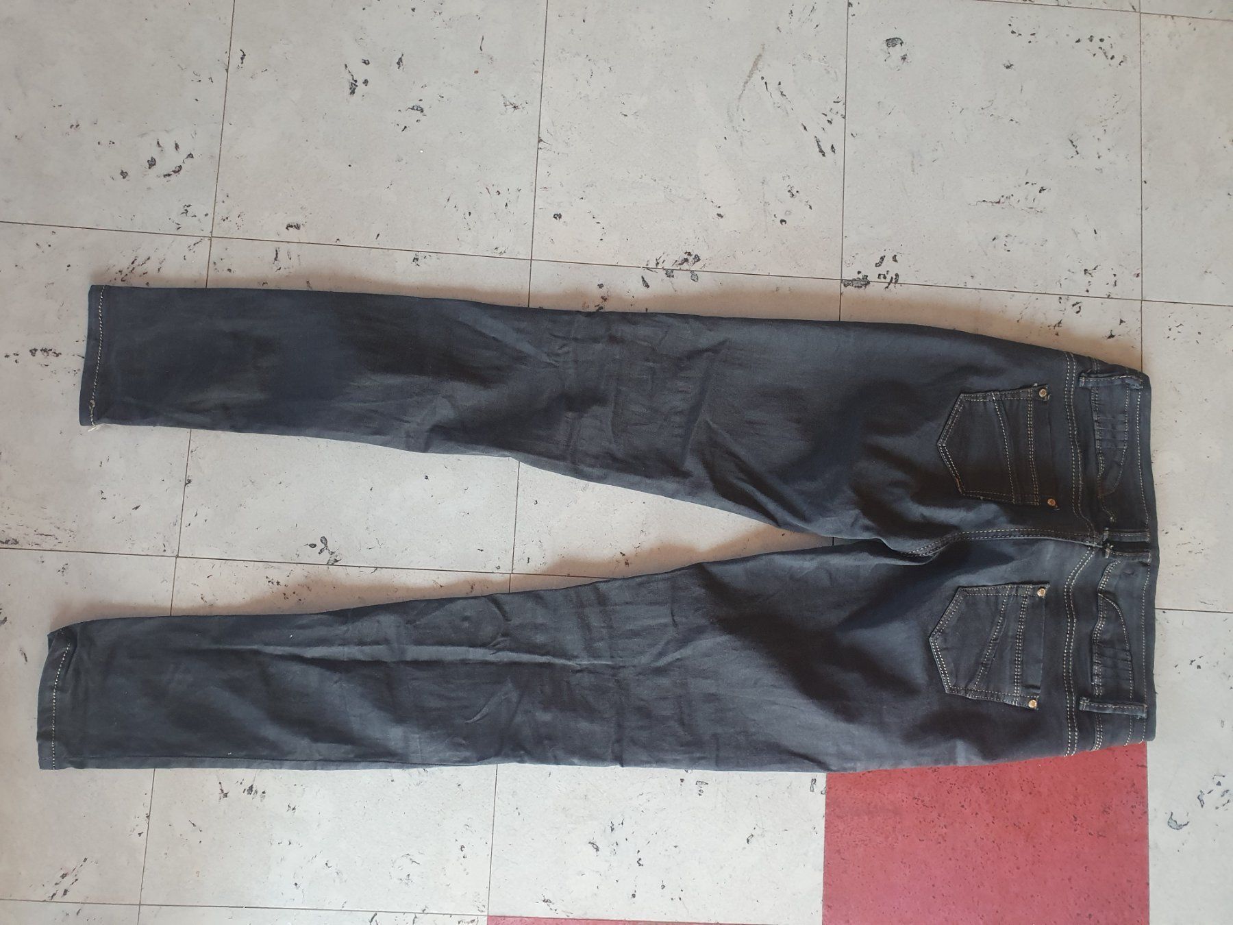 Jeans: Jeans – Usato da Moosseedorf venduto da Sonnenschein.. 5