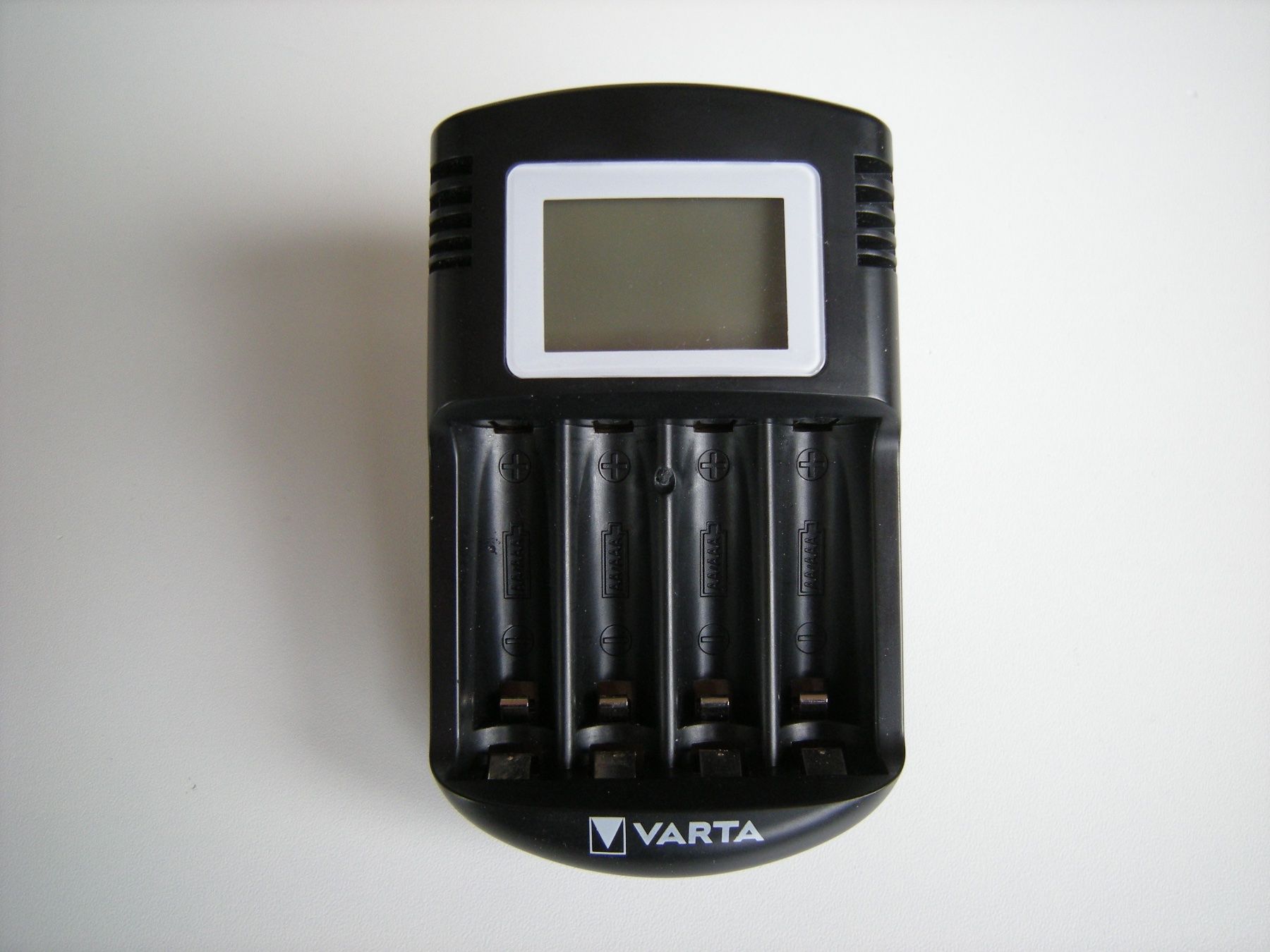 Varta Caricatori & Batterie: STECKER-BATTERIELADEGERÄT VARTA – Usato da Basel venduto da Ceebee62