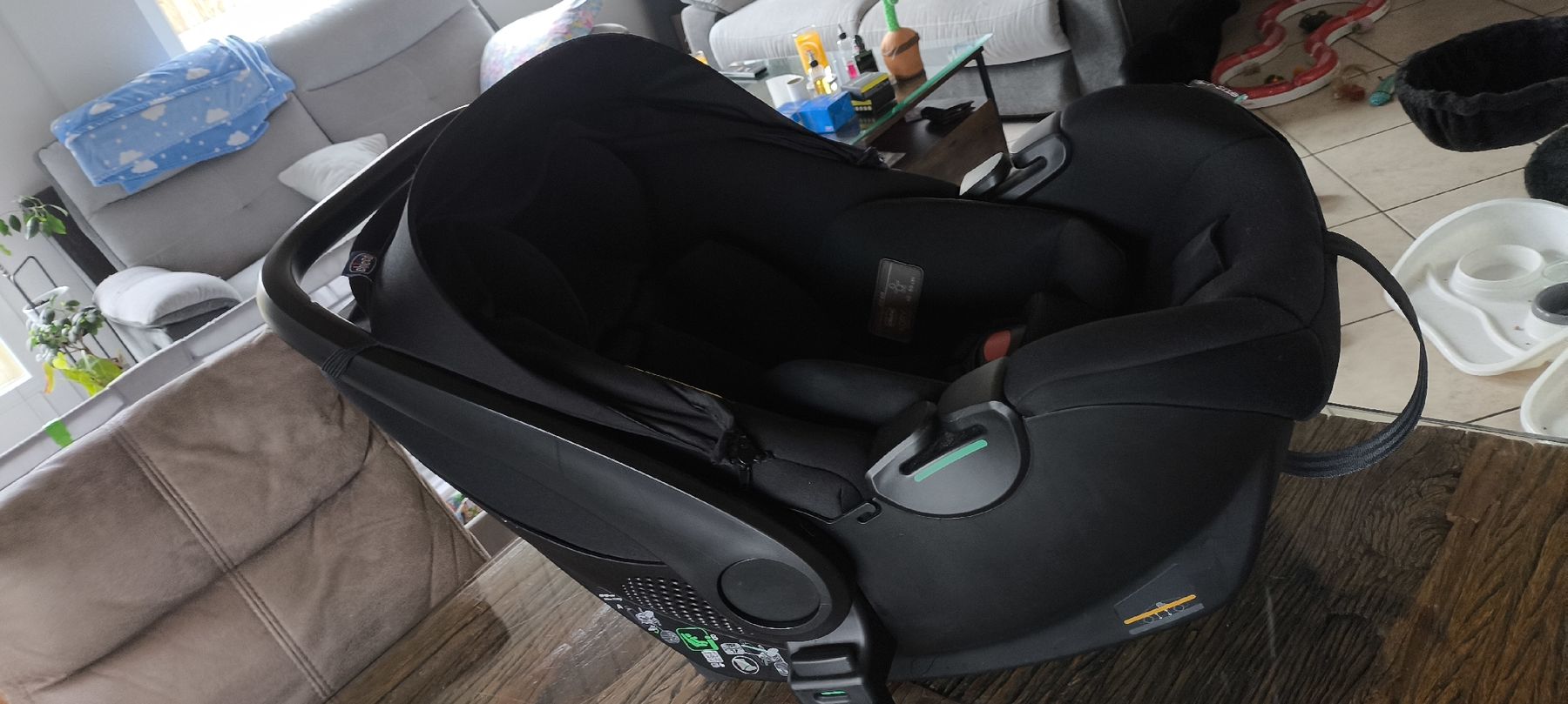 Chicco Seggiolini per auto: Coque siège voiture bébé Chicco Kory – Usato da Les Reussilles venduto da julien123 1