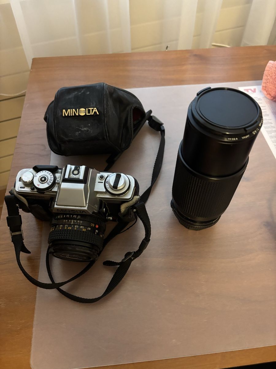 Minolta Fotocamera: Minolta Kamera und 2 Objektive – Usato da Allenwinden venduto da clamel 4