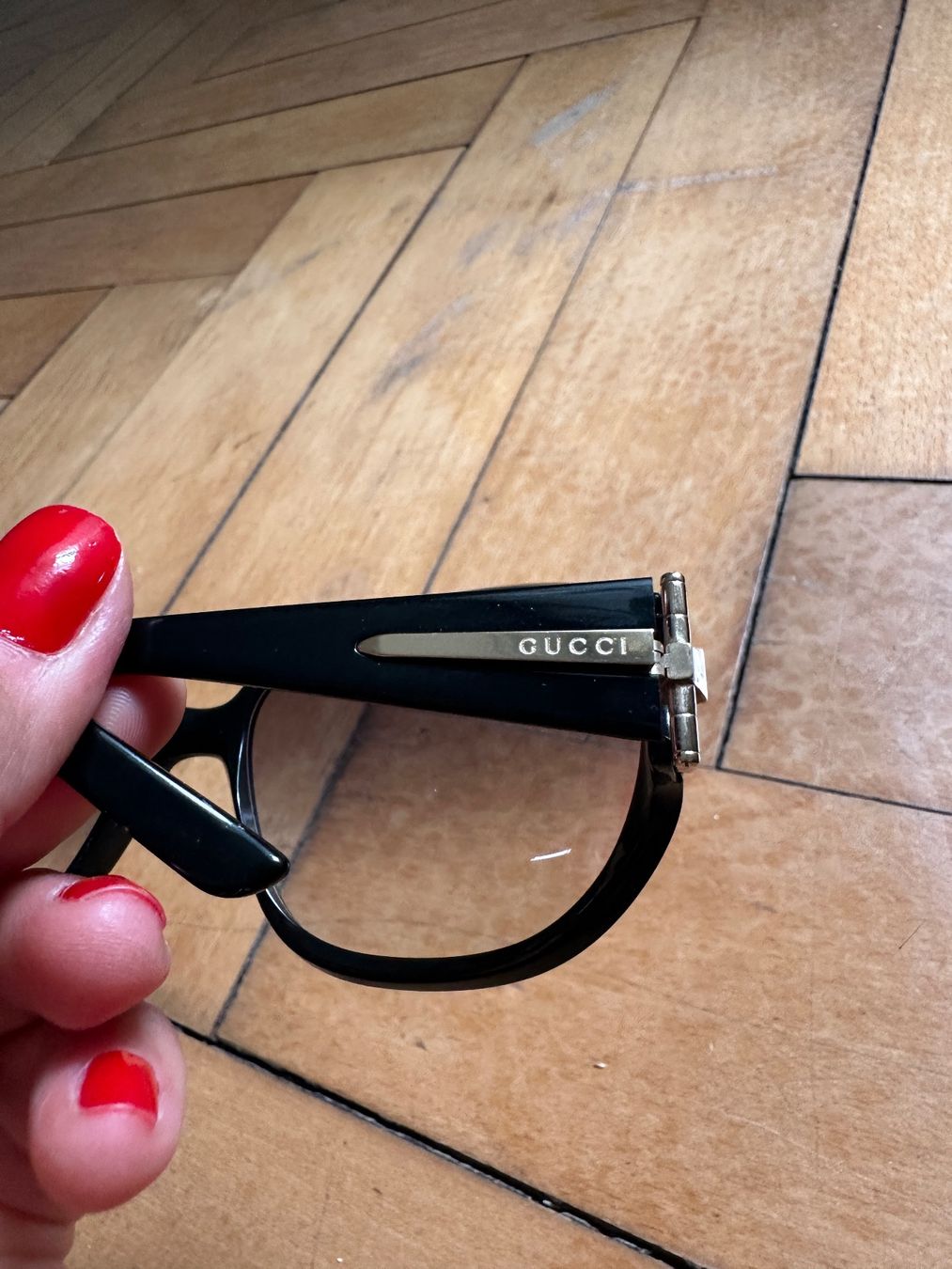 Gucci Brillen & Gläser: Sonnenbrille Gucci schwarz Damen – Gebraucht aus Luzern von w.welihodska 4