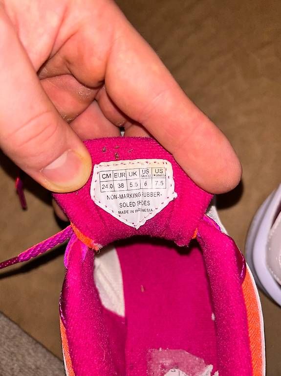 Chaussures filles: Yonex Hallenschuhe pink – D'occasion à Birsfelden par jos_rc6t 3