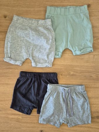 4x kurze Hosen, kühl, Gr 74/80