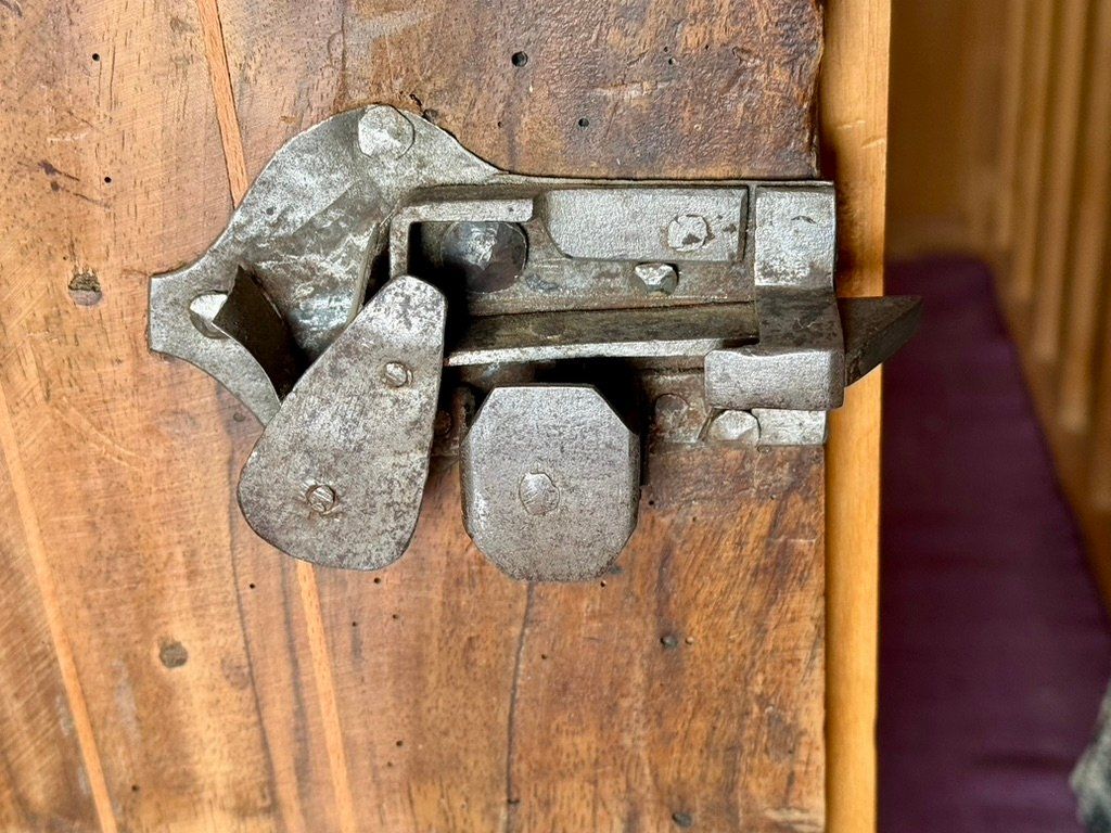 Armadi: Antiker Barockschrank, gut erhalten. – Usato da Agriswil venduto da Windcheetah 4