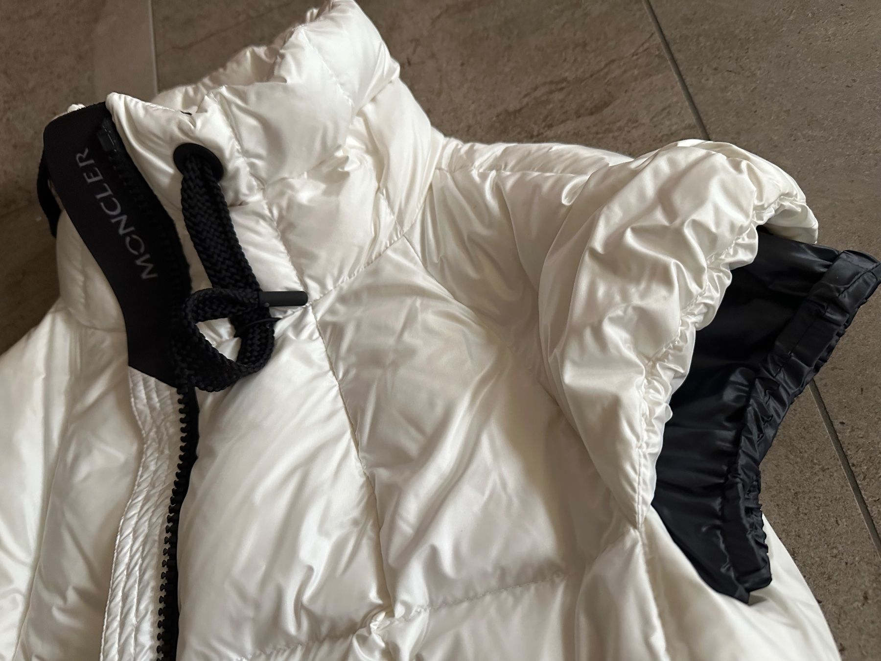 Moncler Gilet & Giacche senza maniche: Weste Moncler Grenoble – Nuovo (secondo la descrizione) da Ebikon venduto da nat_jzh5 5