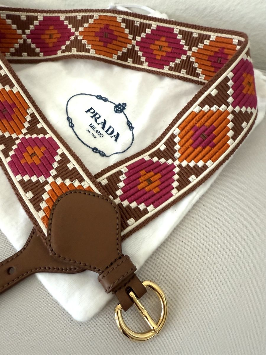 Miu Miu Cinture: Taillengürtel von Miu Miu, NEU – Nuovo (secondo la descrizione) da Zürich venduto da bazinga3000 4