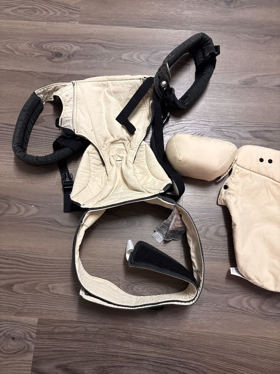 Ergobaby Marsupi portabebè: Ergobaby Baby Carrier black beige – Usato da dübendorf venduto da ade_jx2s 3
