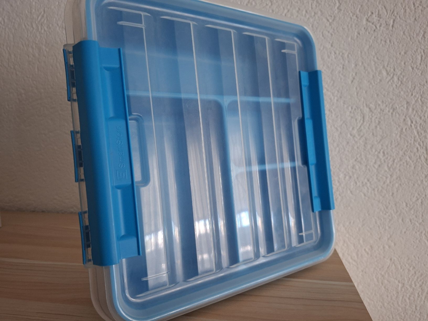 Behälter & Ähnliches: Aufbewahrungsbox mit Einsatz blau transparent 4 Fächer – Gebraucht aus Wetzikon ZH von Wetzithal 3