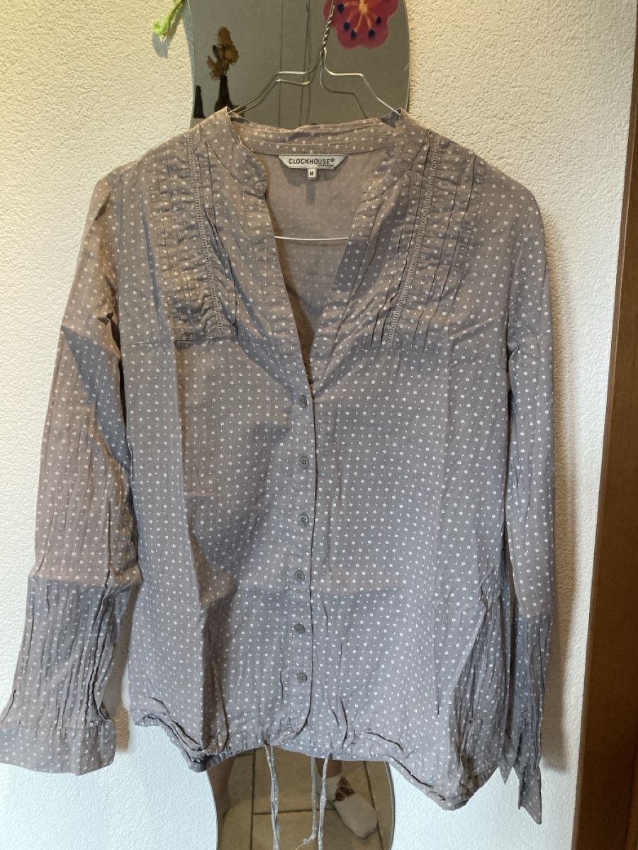 C&A Camicette: Graue Bluse mit Blumen  – Usato da Urtenen-Schönbühl venduto da alessibas