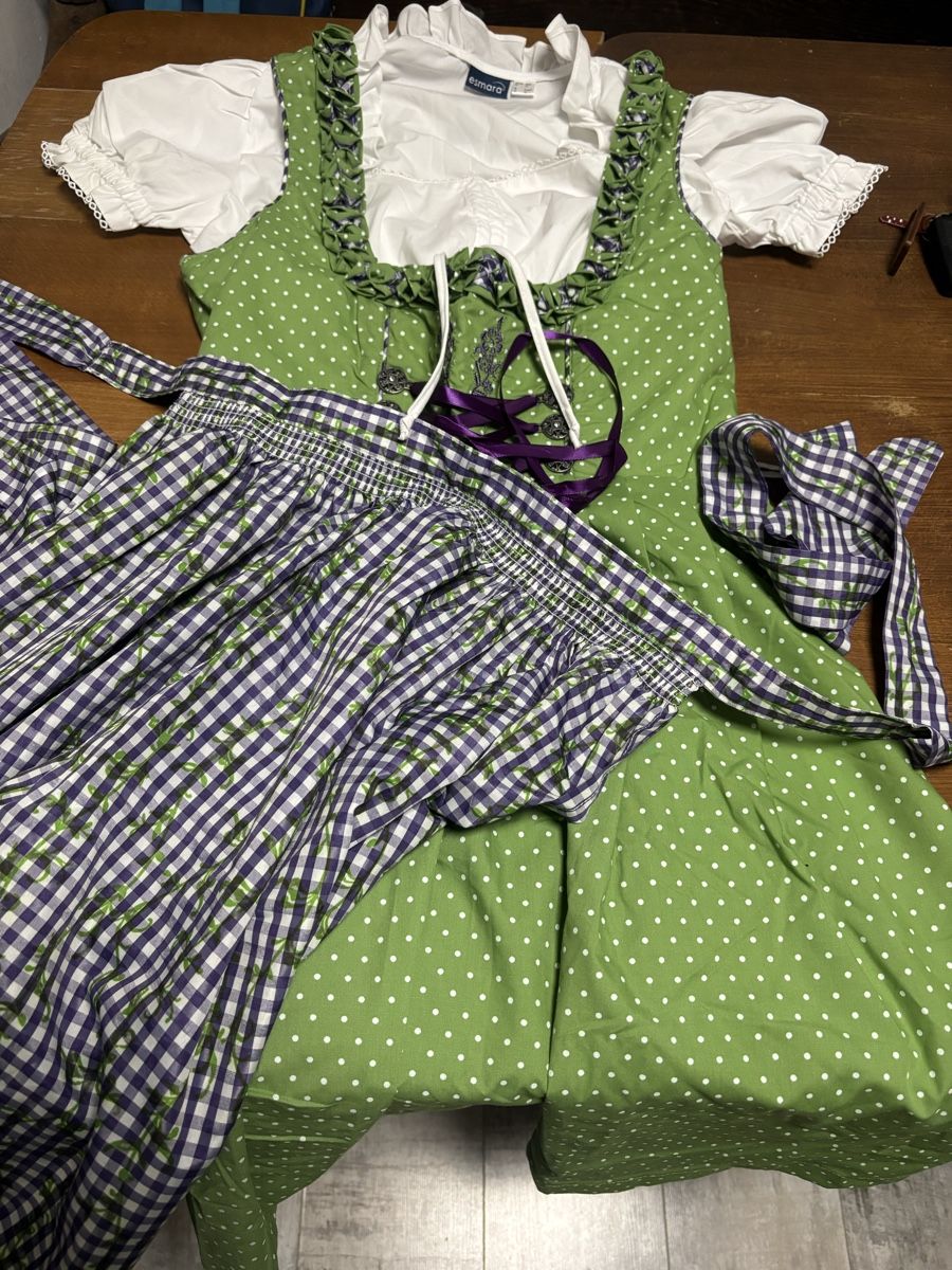 Lots de vêtements: 2 completi donna e 1 completo uomo tirolese – D'occasion à Giubiasco par cri_mzc6 9