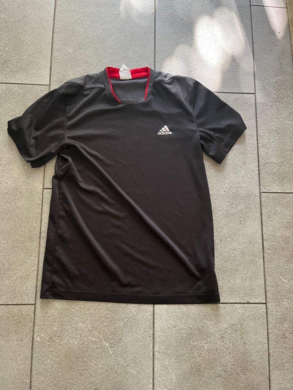 Adidas T-shirt: Adidas Shirt Grösse S – Usato da Solothurn venduto da Floefi