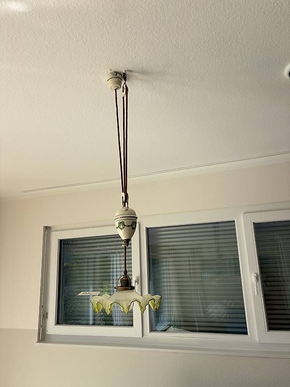 Lampen: Antike Zug-Lampe – Gebraucht aus Chur von Weltanschau 2