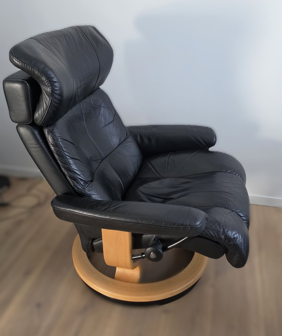 Stressless Poltrone: Stressless Sessel mit Hocker Leder schwarz gebraucht – Usato da Unterägeri venduto da Kreisch24 1