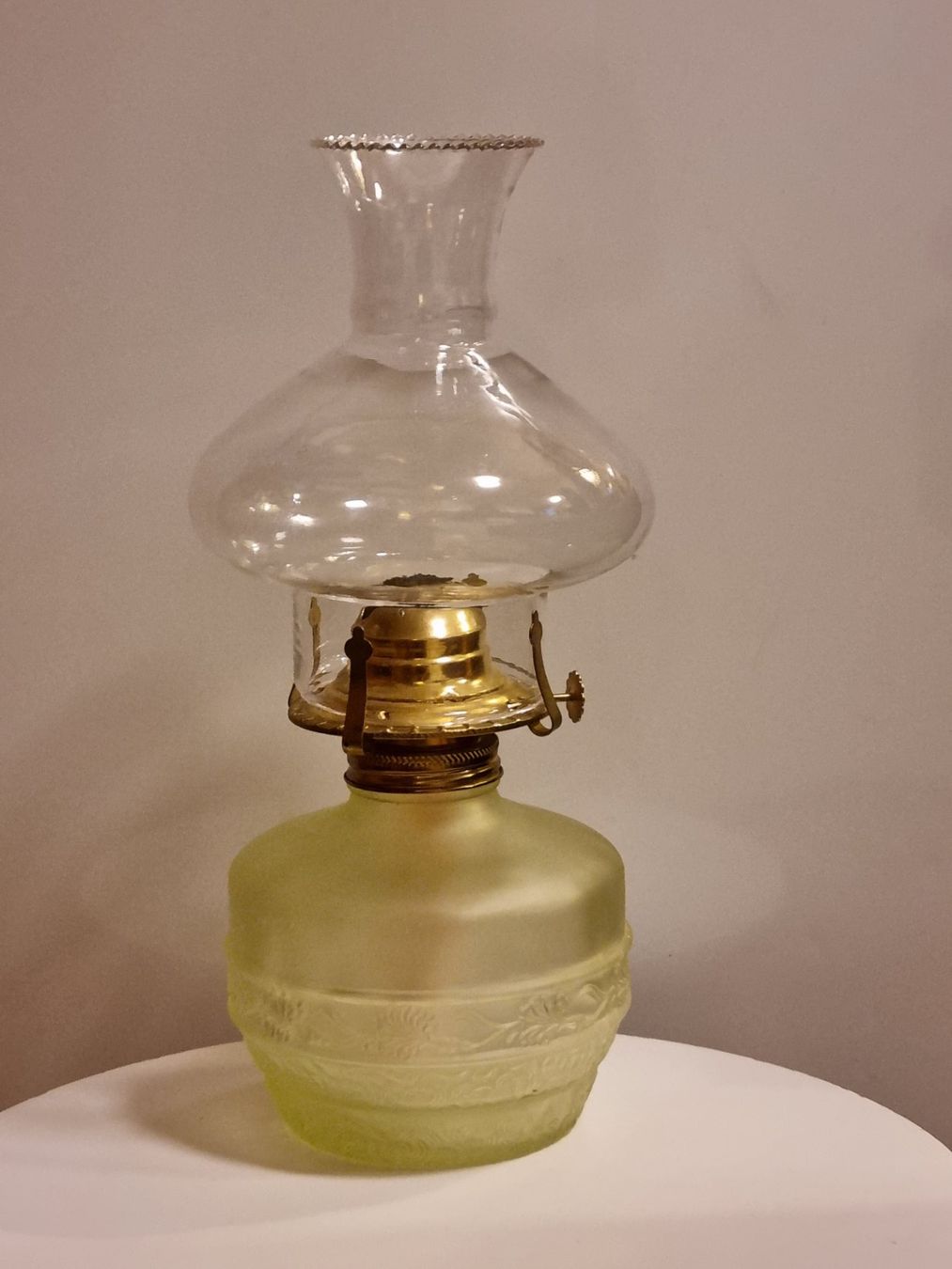 Lampen: Antike Petroleumlampe Glas Messing um 1900 – Gebraucht aus Scharnachtal von devin03 1