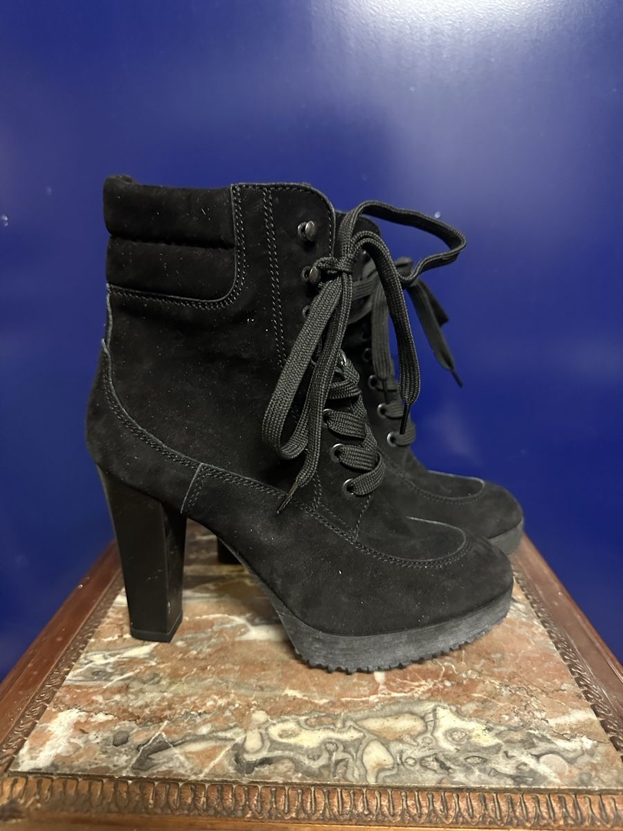 Hogan Chaussures femmes: Bottines hauts talons HOGAN, daim noir taille 37. – D'occasion à Genève par Tom6