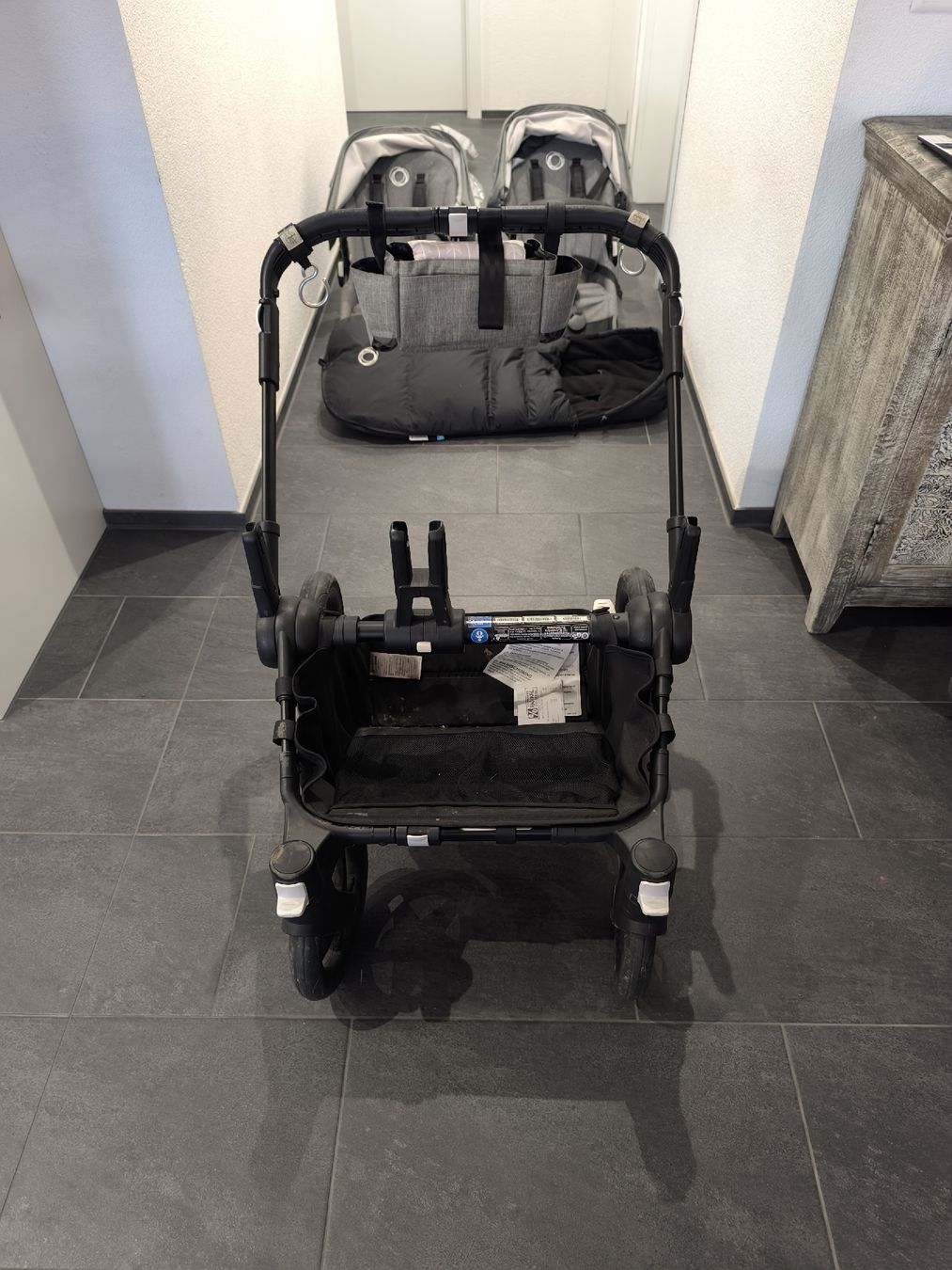 Bugaboo Carrozzine: Bugaboo Donkey Zwillingswagen mit Zubehör – Usato da Trimbach venduto da onu_r9ml 1
