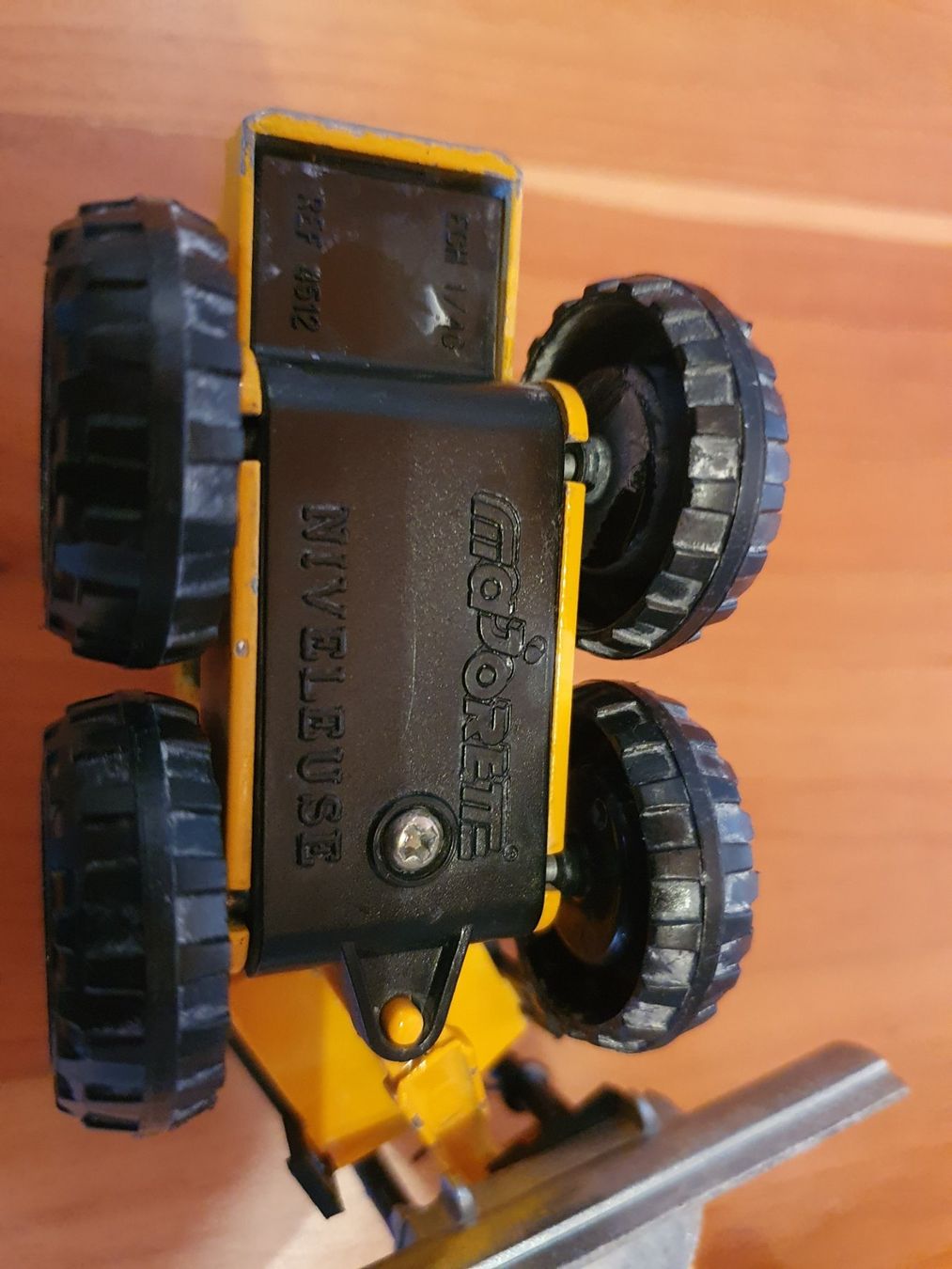 Majorette Modellini d'auto: Majorette Niveleuse Baumaschine im Massstab 1:40 – Difettoso da Triesen venduto da platzproblem1 7