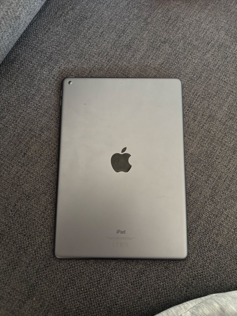 Apple Tablet PC: iPad 2021 gen9 Space grey  – Usato da murten venduto da kam_9wqw 1