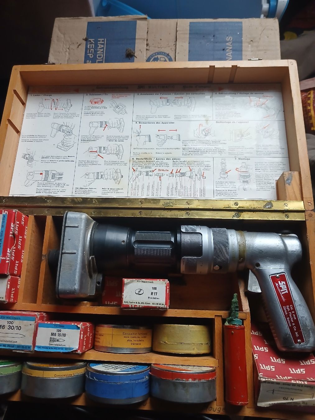 Spit Alle Werkzeuge: pistolet a clou SPIT – Defekt aus Fontaines NE von Dimeh