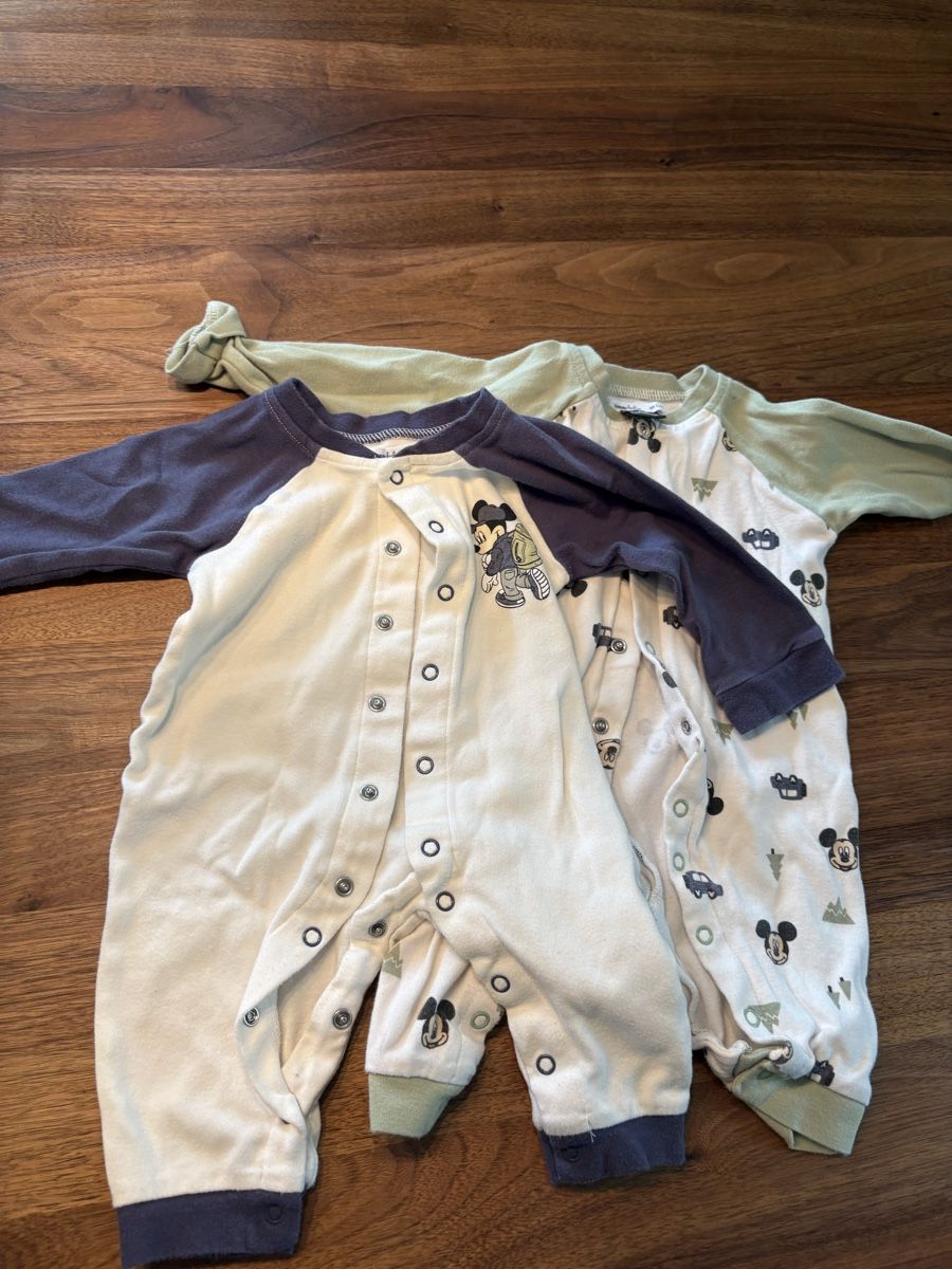 Lotti & Set di vestiti: Baby Kleiderpaket Gr. 68 – Usato da Wädenswil venduto da Anajla23 1