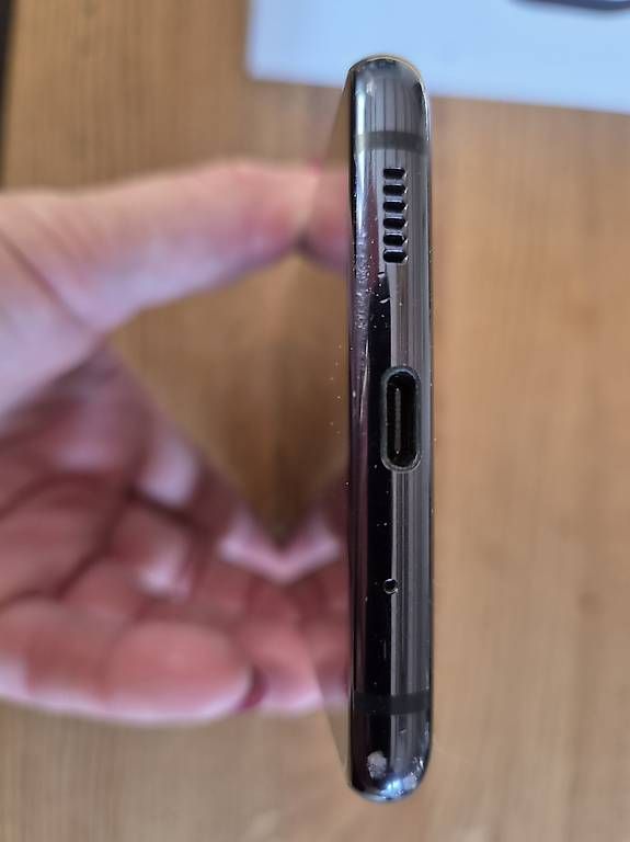 Portables: Samsung Galaxy S20 FE 5G – D'occasion à Goldswil par Andrea1985 1