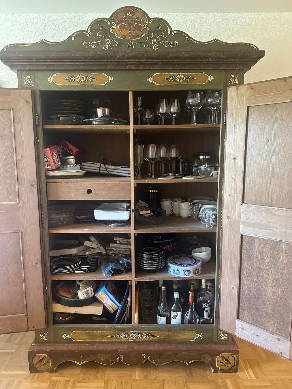 Pfister Armadi: Schrank mit Malerei Blumen im Bauernstil – Usato da Belp venduto da Bruno7327 2