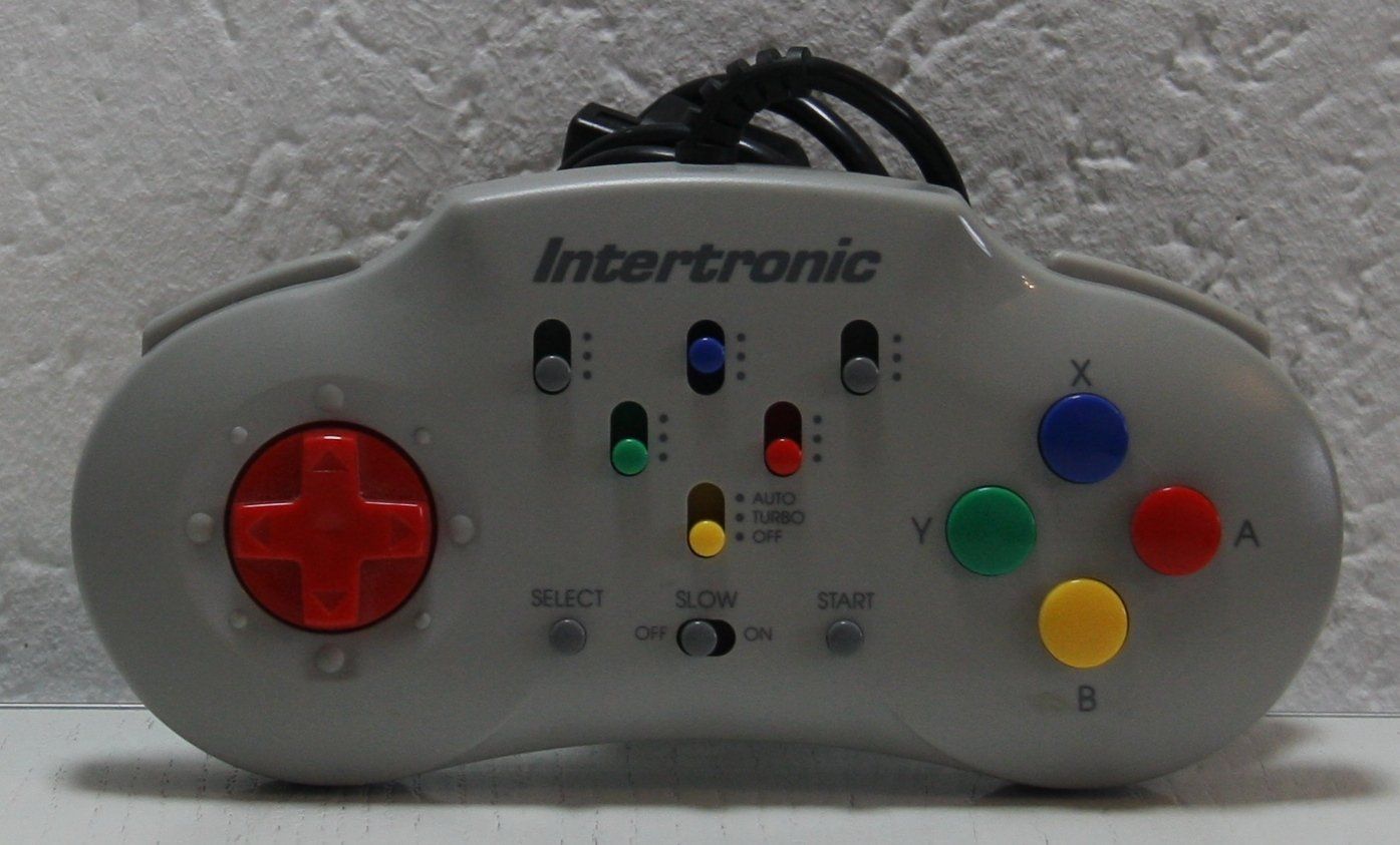 Nintendo Controller: SNES Controller Intertronic – Usato da Fisibach venduto da Retrogames24