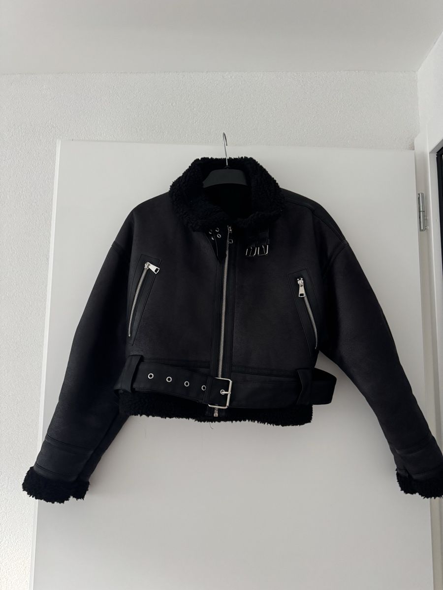 Giacche: Black teddyjacket – Usato da Sierre venduto da jen_w8vt