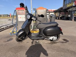 Vespa GTS 300 HPE Notte