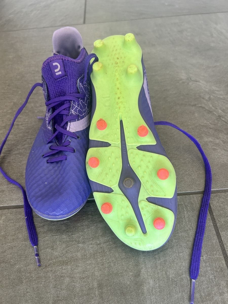 Decathlon Scarpe per ragazzi: Fussbalschuhe Kipsta Gr. 35 – Usato da Törbel venduto da man_2n22 4