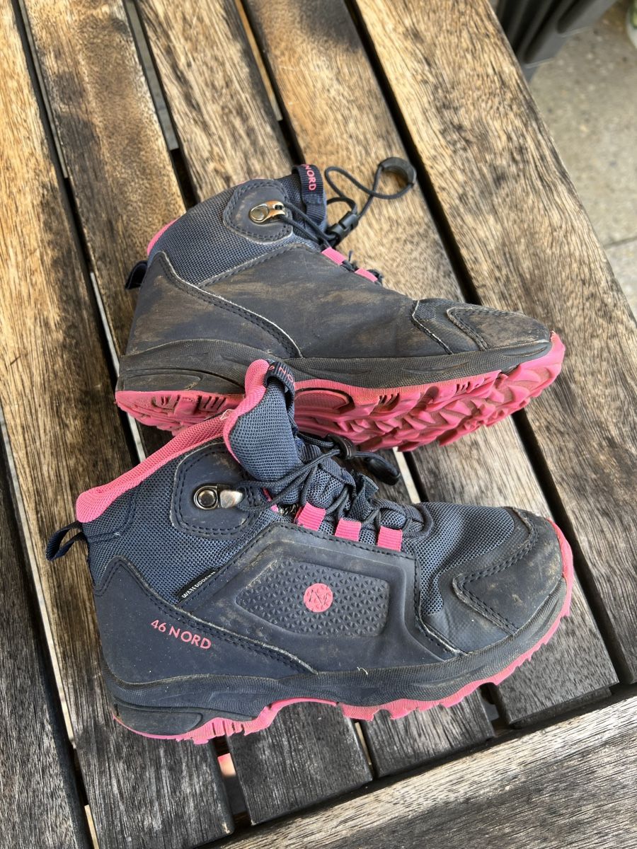 46 Nord Schuhe für Mädchen: 46 NORD 31 – Gebraucht aus Glattbrugg von HUAKK