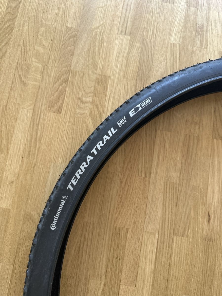 Pneus & Kompletträder: Continental Terra Trail 45-622 Set  – Gebraucht aus Birsfelden von elektrokardiogramm 1