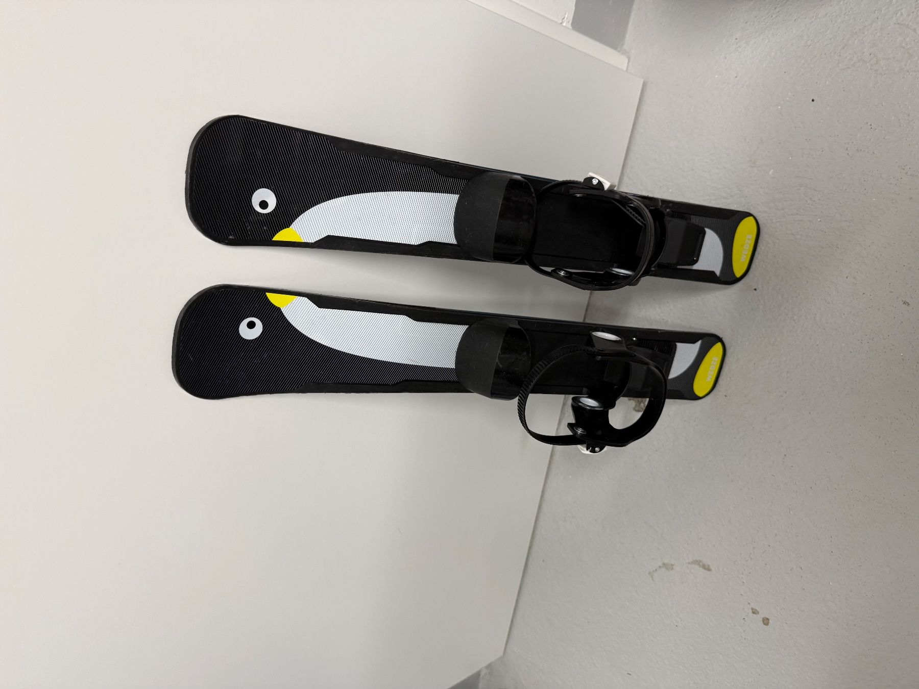 Decathlon Sci: Decathlon Kinder Mini-Ski Pinguin – Usato da Männedorf venduto da evilge4rs