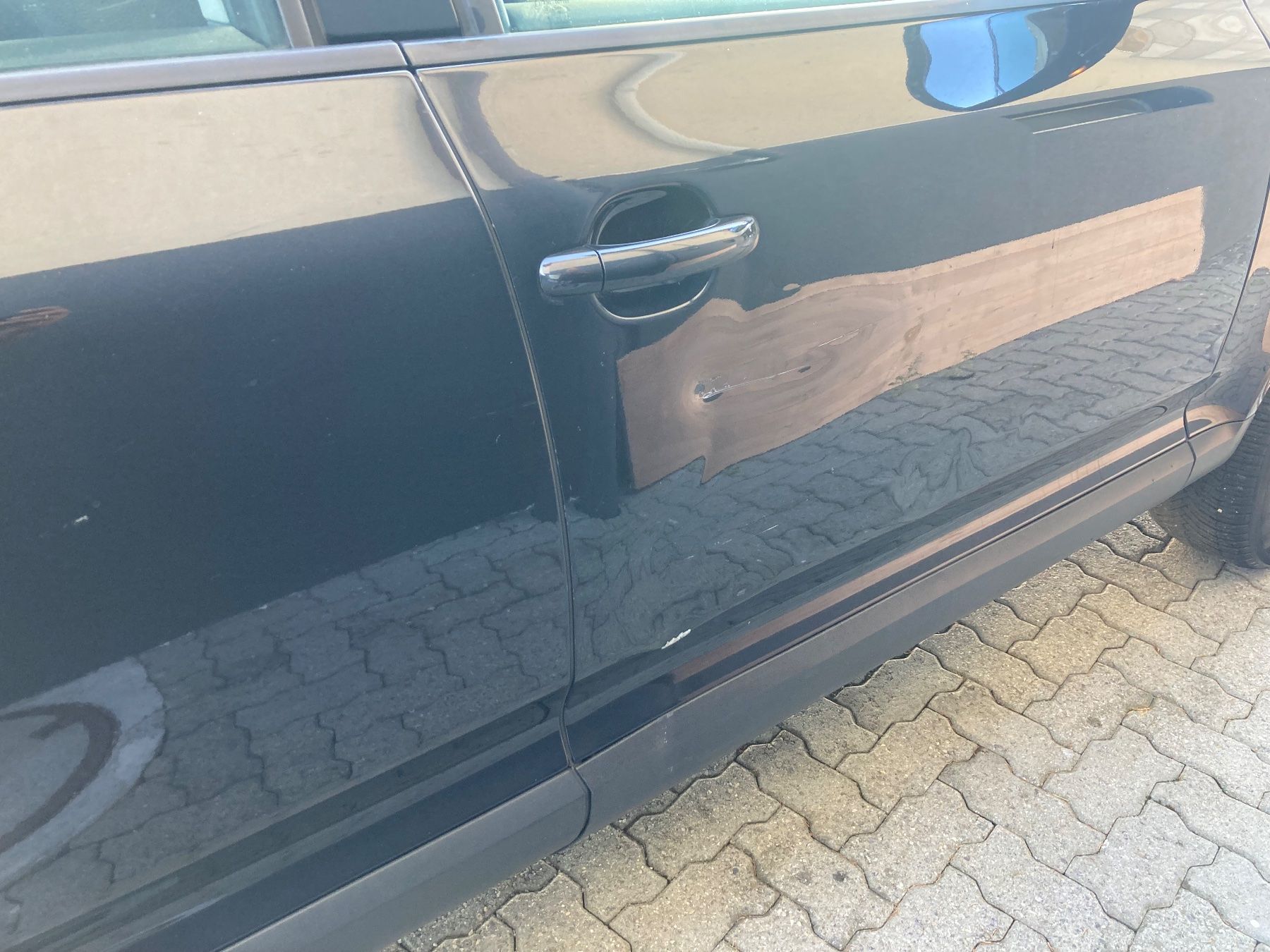 VW Autos: VW Touareg 3.0 TDI – Gebraucht aus Messen von Auktion-85 8