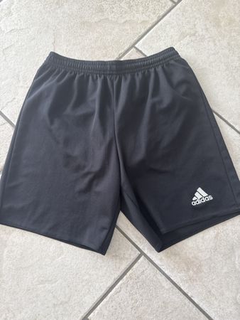 Turnhose „ADIDAS“ Gr.152 (11-12J.), Brief 3.00 Fr.