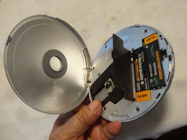 Panasonic Lettore multimediale & Streamer: PANASONIC SL-C1790 COMPACT DISC-PORTABLE CD PLAYER-NO WORK – Usato da zürich venduto da ahmad01 3