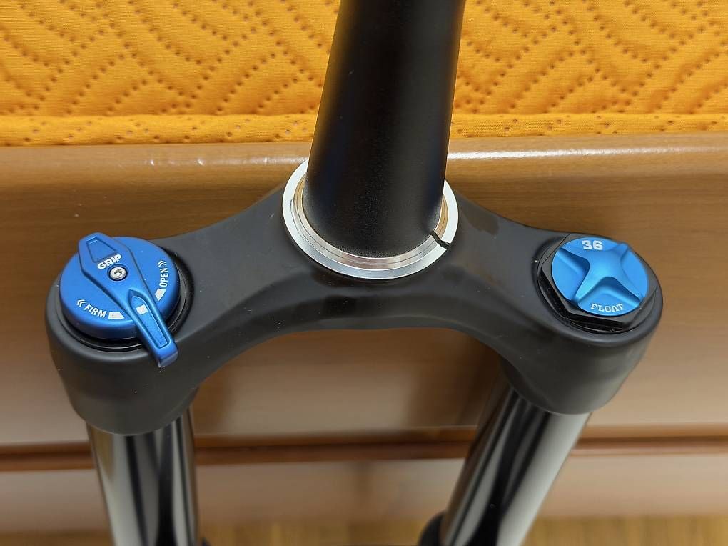 Pezzi di ricambio: FOX FLOAT 36 Rhythm, GRIP 160MM 29 – Usato da Arosio venduto da Bike-Nature-Velo 2
