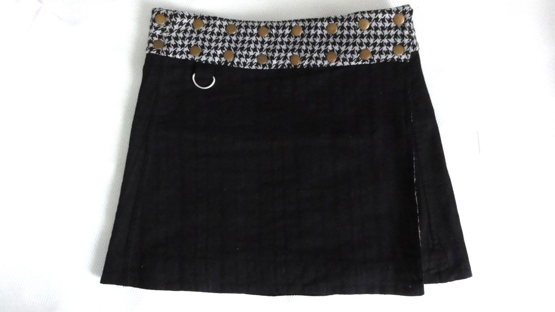 Gonne: Set: Wickelrock reversible mit Kurzpullover und Armkettchen – Usato da Samedan venduto da chickenrun01 5