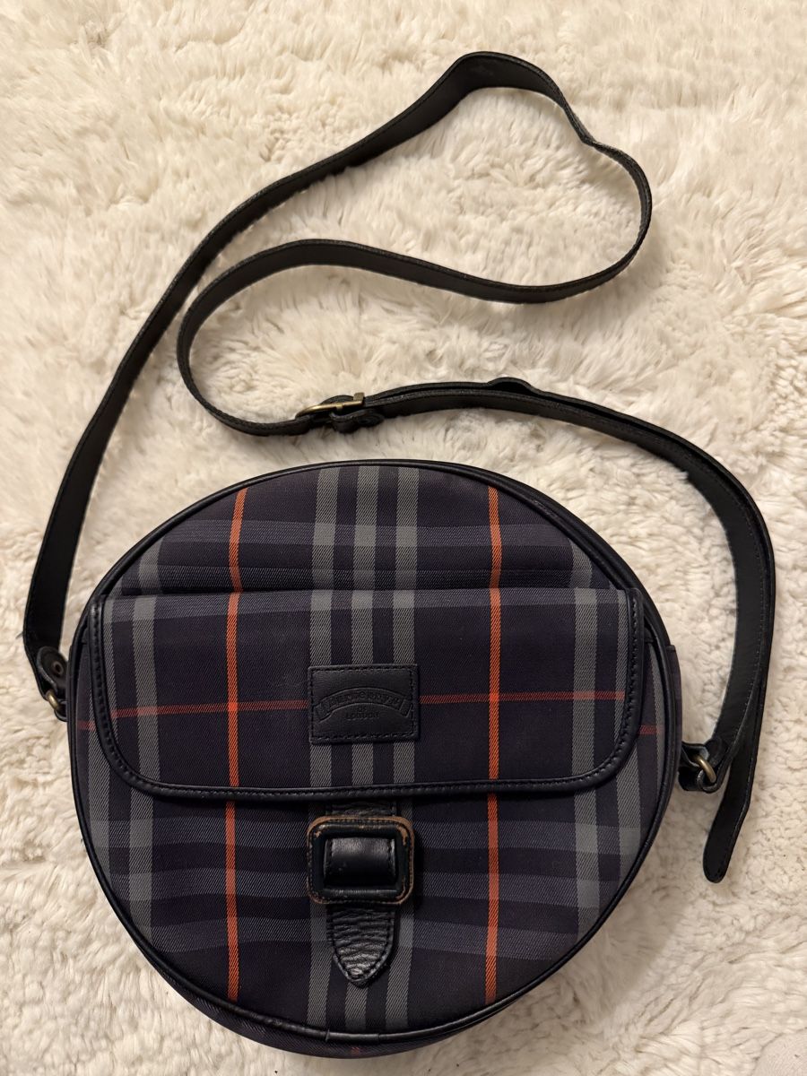 Burberry Borse: Burberry Round Bag Nova Check Leather Crossbody Used – Usato da Schaffhausen venduto da Nadiuna