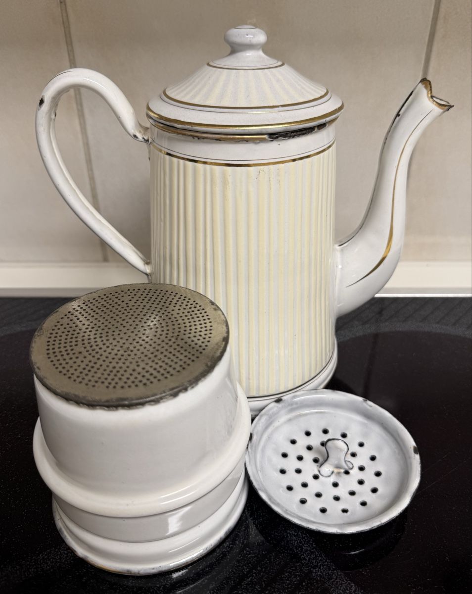 Teiere: Sehr originelle Emaille(-Tee/-Kaffee)-Kanne – Usato da Chur venduto da Lilo_Pulver 5