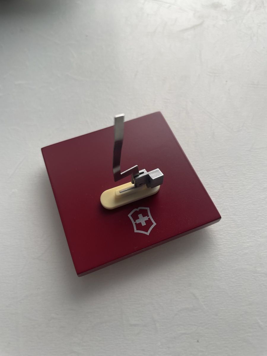 Victorinox Coltelli tascabile: Victorinox Messer-Aufsteller – Usato da Horgen venduto da Gentiana