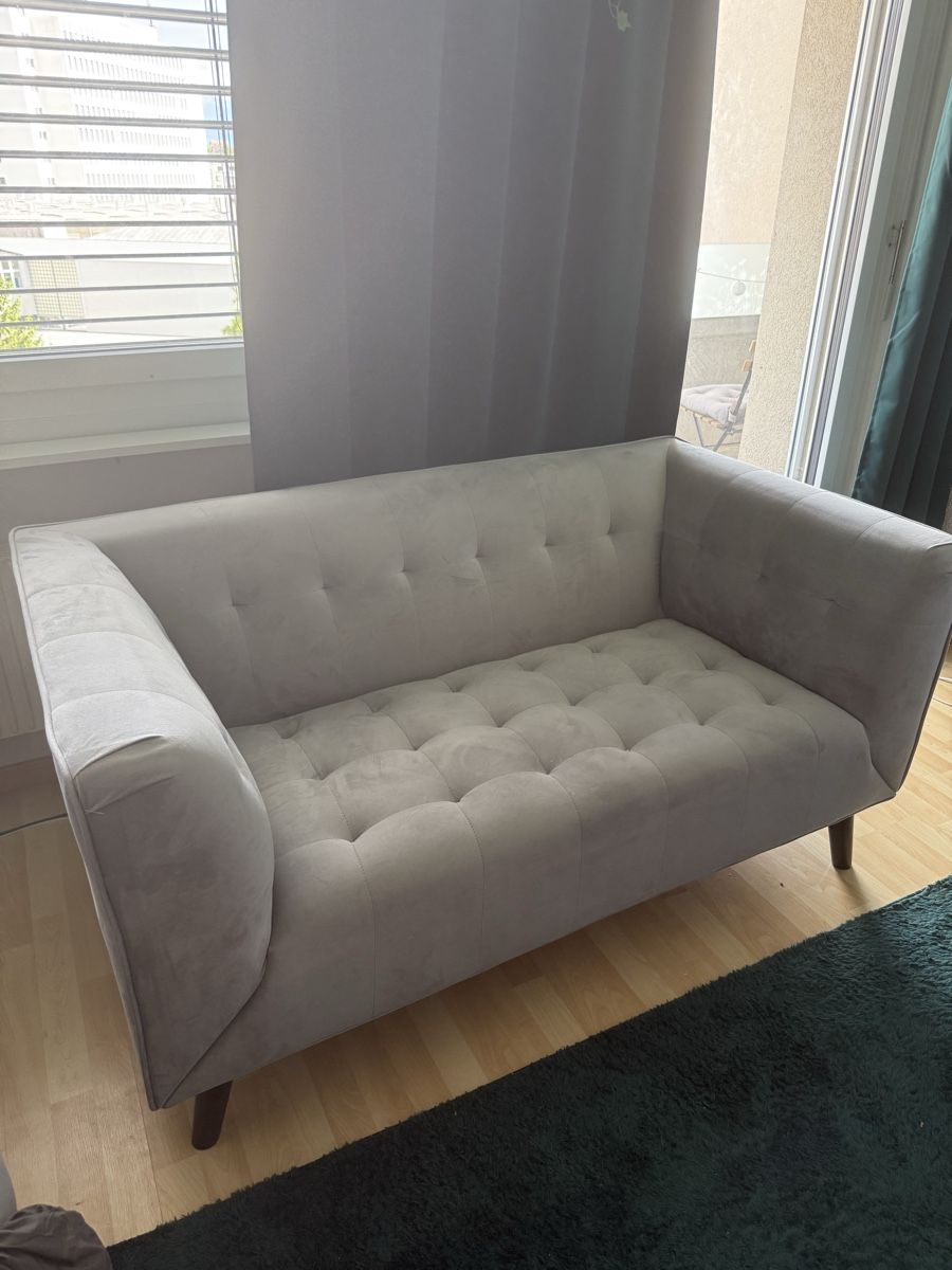 Divani: Gemütliches Sofa, hellgrau, Top Zustand, muss raus! – Usato da Tann venduto da mar_b5r2