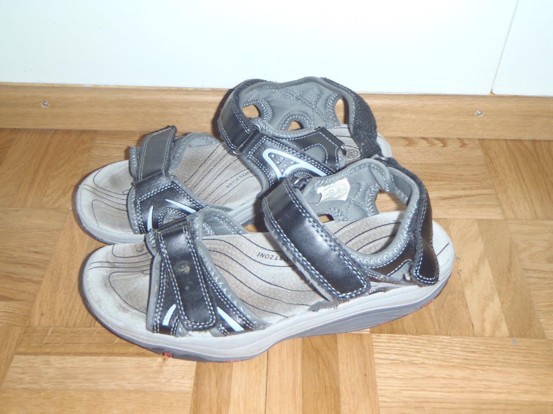 Scarpe da donna: Sommersandalen Gr.38 – Usato da Horgen venduto da Amanda30