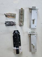 Diverse Riegel, Bolzenriegel, Schubriegel für Türen, Tore